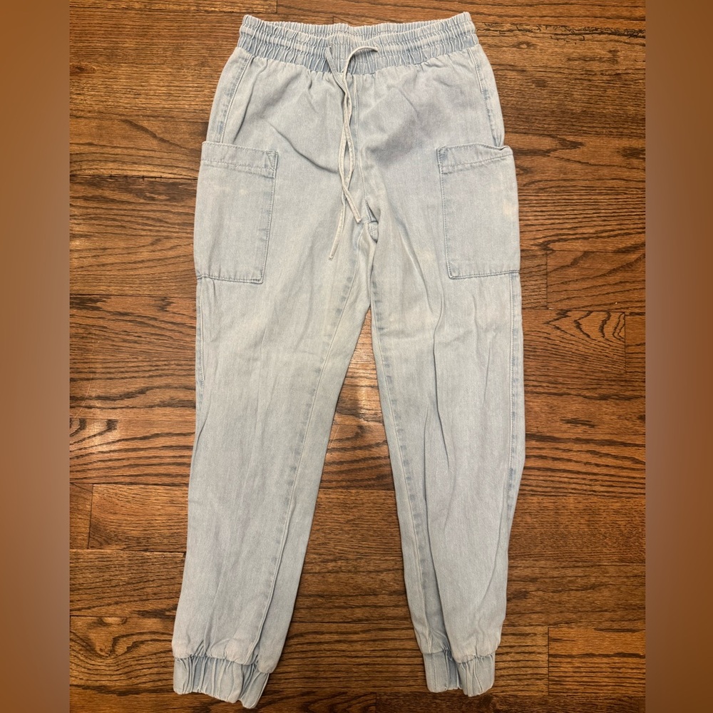 Indigo Rein Light Denim Jogger Pants | Drawstring, Cinched Ankle | Women’s Small